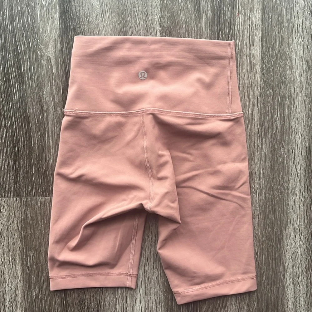 Lululemon Wunder Train High Rise Short 8
